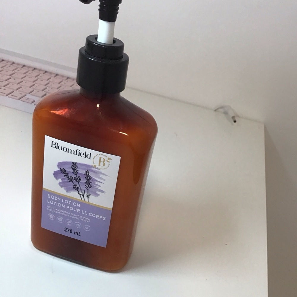 Brown and White Moisturizing Body Oil with Pump